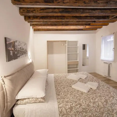 Apartmán Primo Piano Venice, Castello Vicino Biennale *